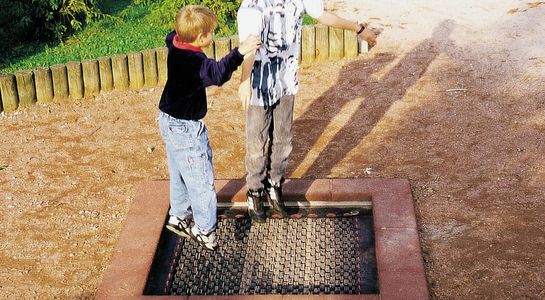 Mini trampoline, for installation in the ground