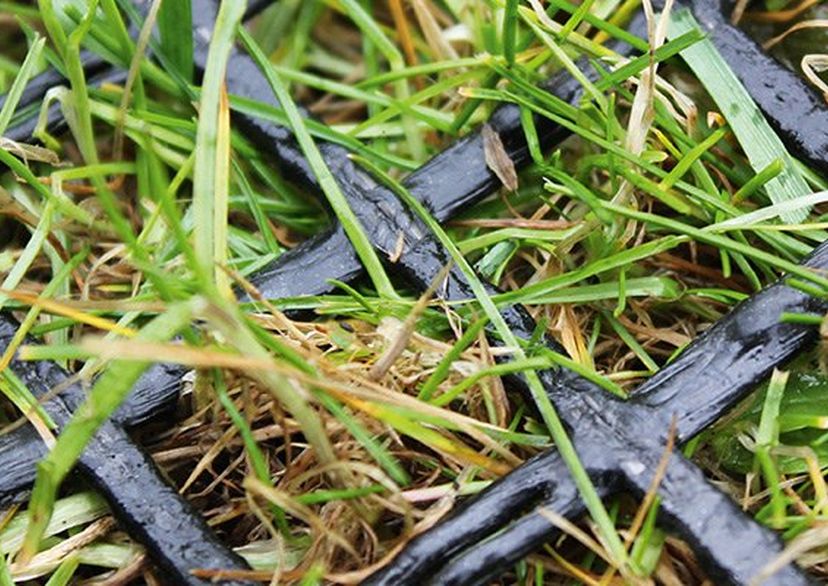 Lawn-protection grid mat