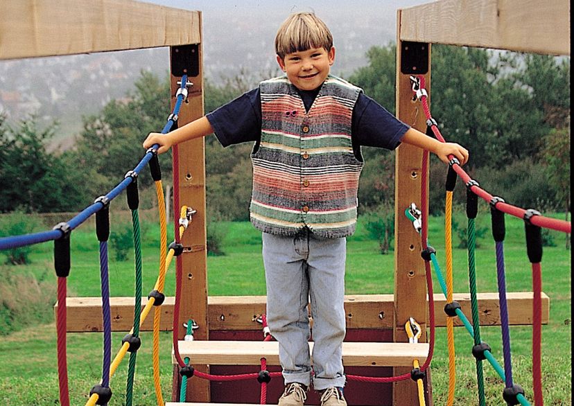 Net bridge with additional wooden rungs, per running metre