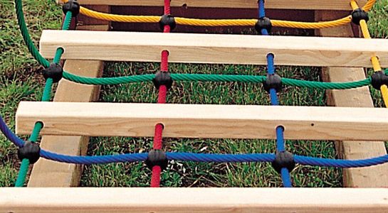 Net bridge with additional wooden rungs, per running metre