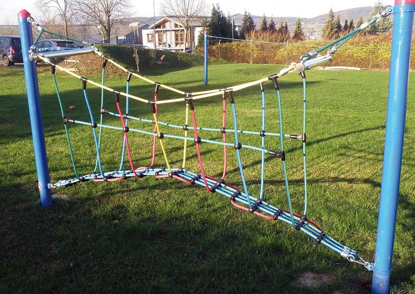 Climbing play - arch bridge, for robinia posts