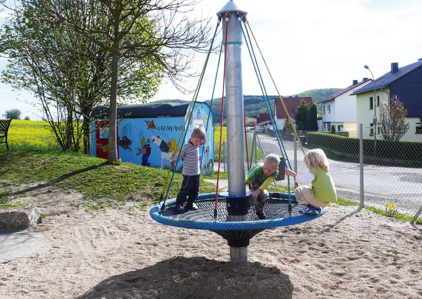 Bird's nest carousel